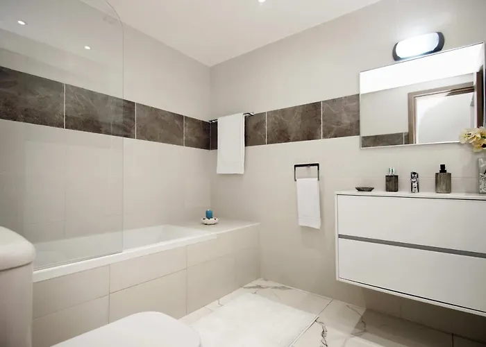 Napa View * アヤナパ